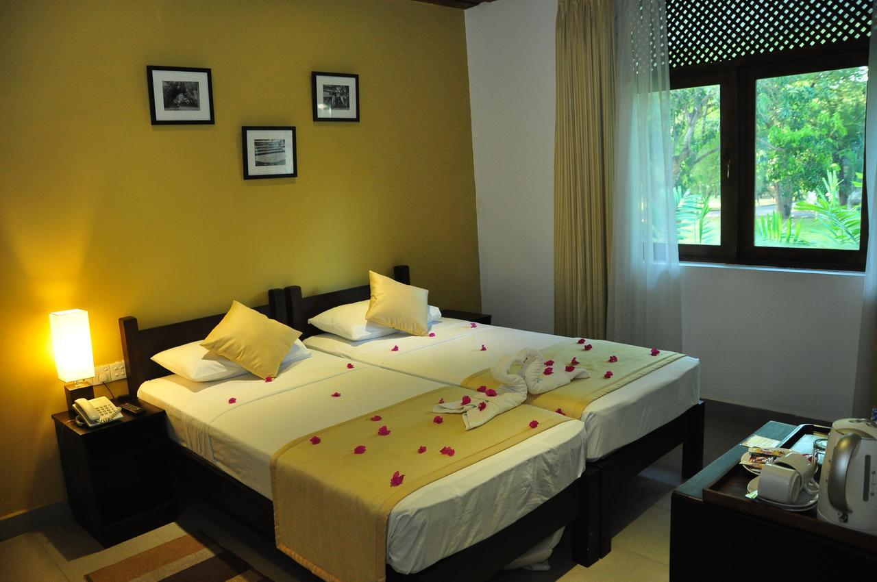 The Lakeside At Nuwarawewa Anuradhapura Exterior foto