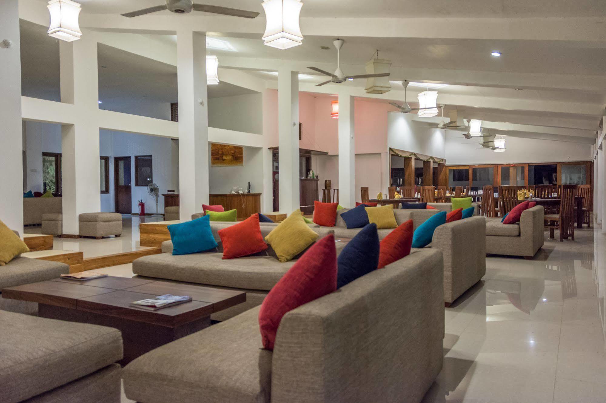 The Lakeside At Nuwarawewa Anuradhapura Exterior foto